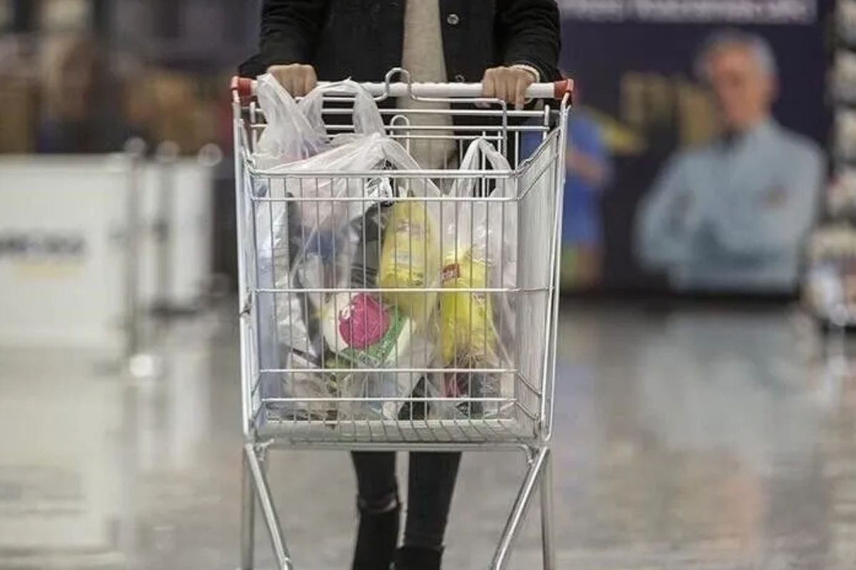 Tuketici guveni 3 yil 2 ay sonra en yuksek seviyede EEsEuQDa